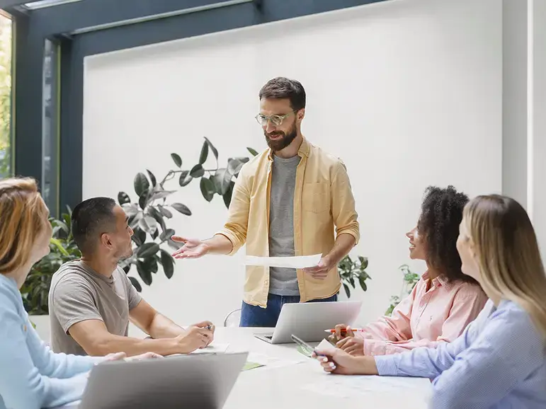 Coaching en entreprise : levier de développement du leadership et de la performance d’équipe